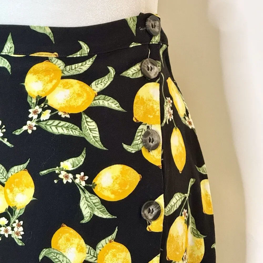 DIVIDED by H&M - Midi Skirt Women's Size 8 - Black Yellow Lemons Design Classic